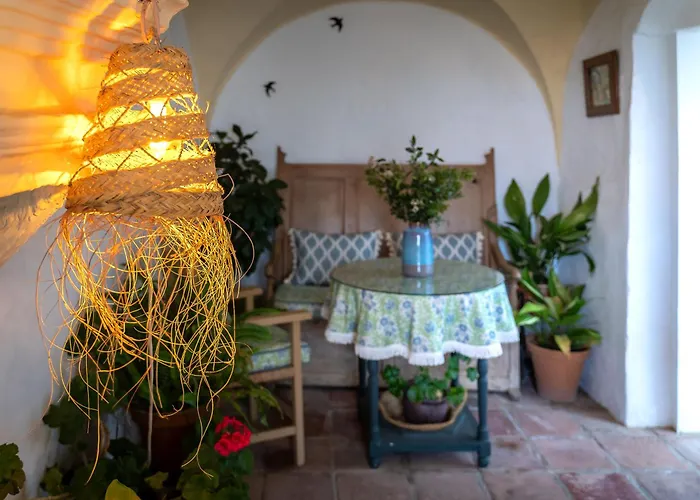 Romantic Ronda Garden Cottage