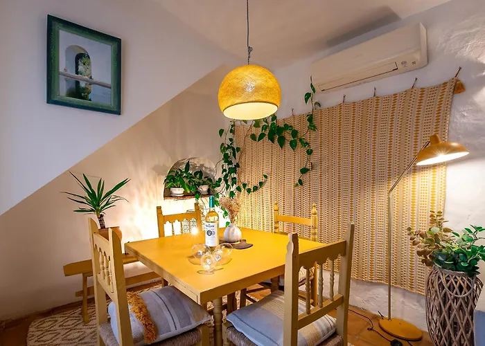 Romantic Ronda Garden Cottage